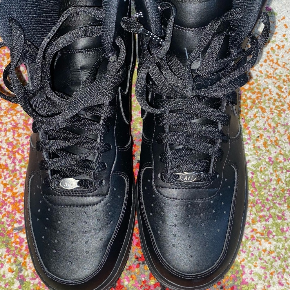 Nike Triple Black